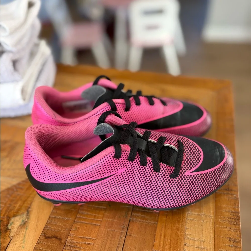 Nike Kids Pink and Black Soccer Cleats - Picture 2 of 6